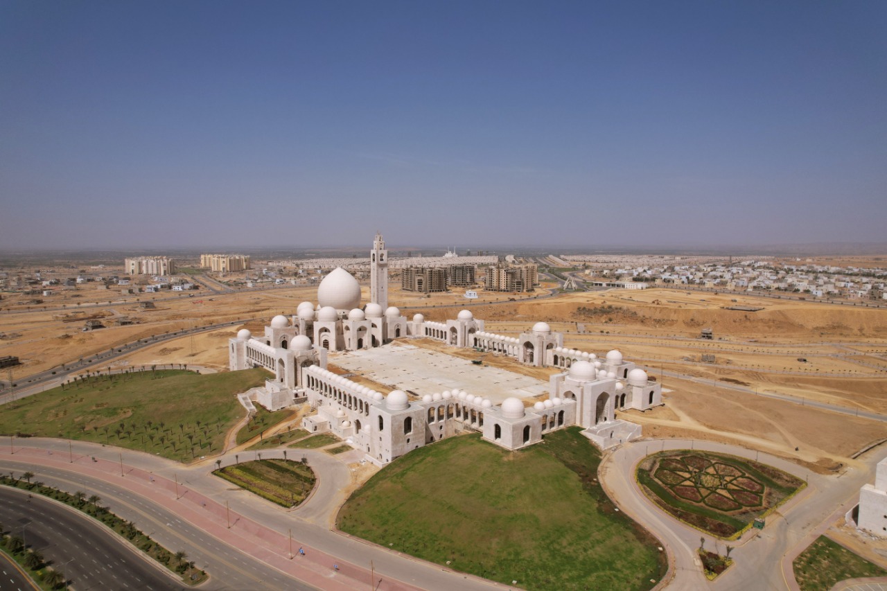 places to visit in karachi bahria town